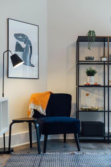 Stylish Stirling Apartment - Free Parking Экстерьер фото