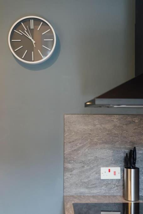 Stylish Stirling Apartment - Free Parking Экстерьер фото