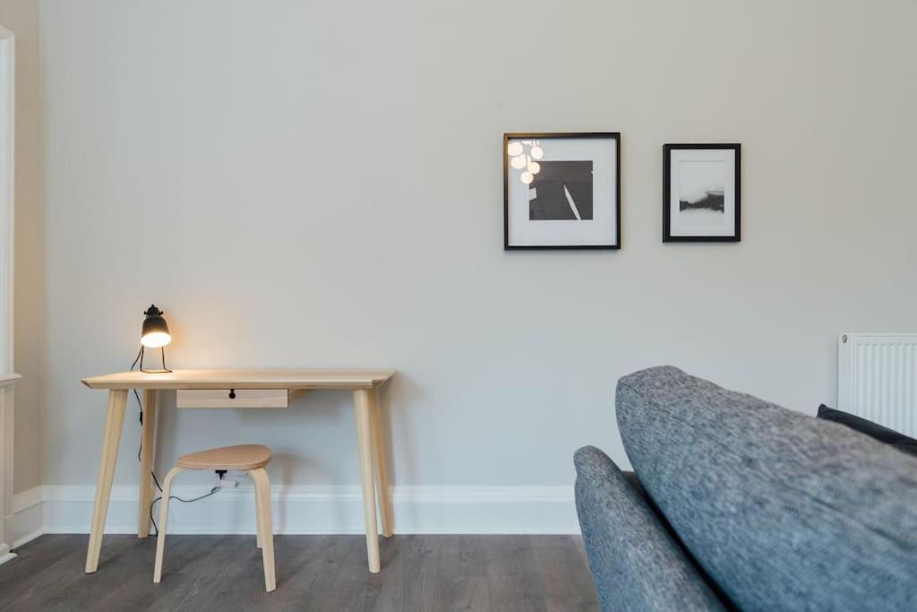 Stylish Stirling Apartment - Free Parking Экстерьер фото