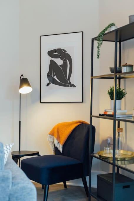 Stylish Stirling Apartment - Free Parking Экстерьер фото